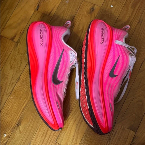 Nike Women's Vibrant Hot Vomero Pink Sneakers - Picture 3 of 7